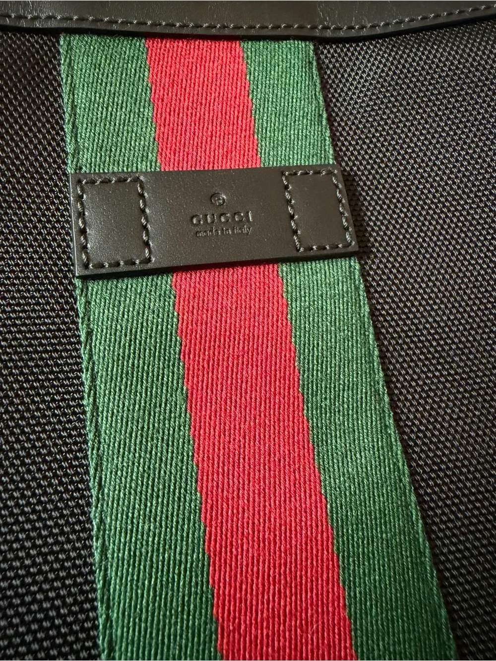 Authentic Gucci Techno Web Canvas Black Messenger Bag Green/Red Sherry Line Stap